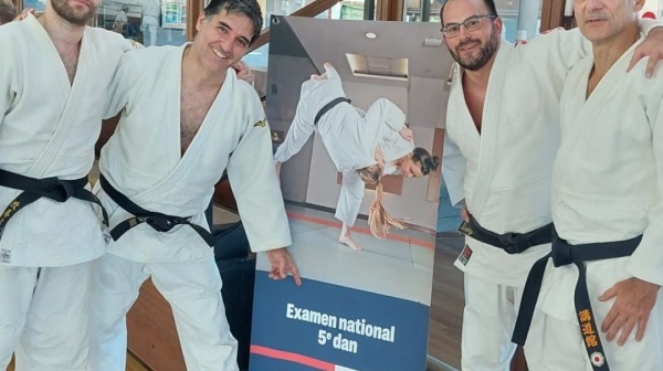 Julien LAURENT VARIN reçu à l'examen du 5ème Dan